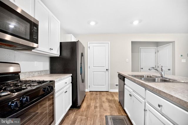29 EISENHOWER DR, Bridgeton, NJ 08302