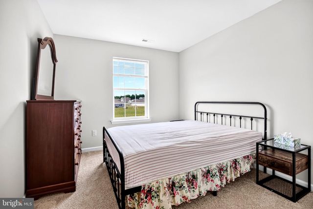 29 EISENHOWER DR, Bridgeton, NJ 08302