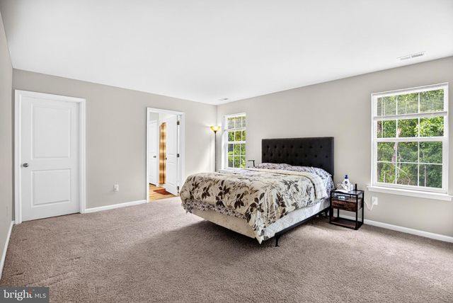 29 EISENHOWER DR, Bridgeton, NJ 08302