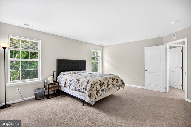 29 EISENHOWER DR, Bridgeton, NJ 08302