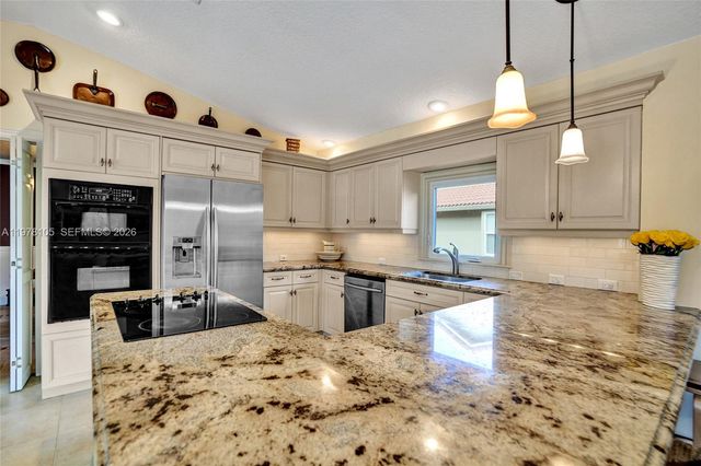 5093 NW 86th Way, Coral Springs, FL 33067