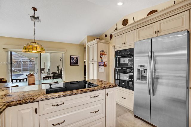 5093 NW 86th Way, Coral Springs, FL 33067