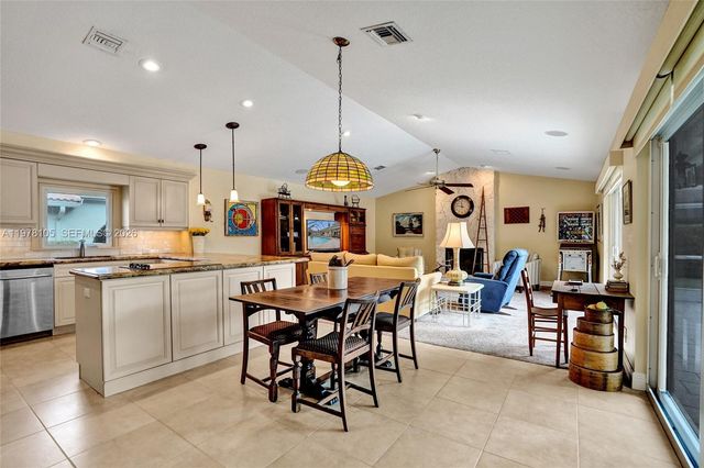 5093 NW 86th Way, Coral Springs, FL 33067