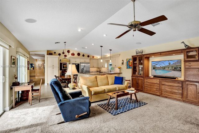 5093 NW 86th Way, Coral Springs, FL 33067