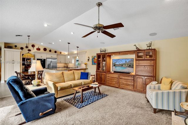 5093 NW 86th Way, Coral Springs, FL 33067