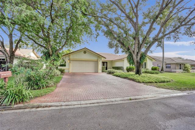 5093 NW 86th Way, Coral Springs, FL 33067
