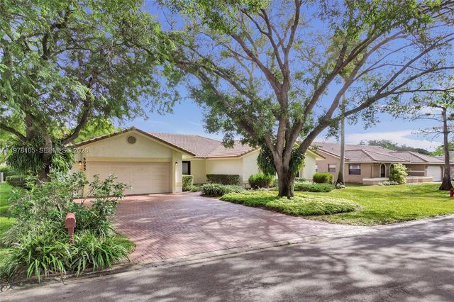 5093 NW 86th Way, Coral Springs, FL 33067