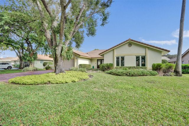 5093 NW 86th Way, Coral Springs, FL 33067
