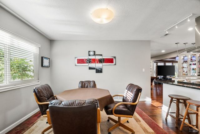 477 N Meadowview Ct, Vacaville, CA 95688