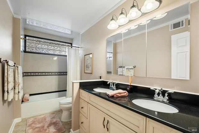 477 N Meadowview Ct, Vacaville, CA 95688