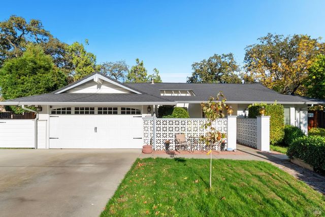 477 N Meadowview Ct, Vacaville, CA 95688
