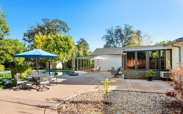 477 N Meadowview Ct, Vacaville, CA 95688