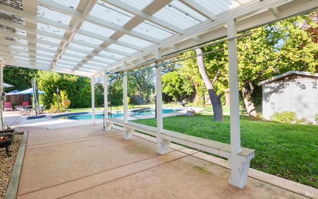 477 N Meadowview Ct, Vacaville, CA 95688