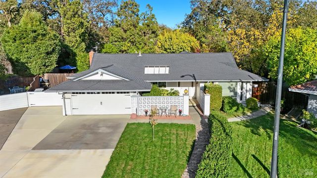 477 N Meadowview Ct, Vacaville, CA 95688