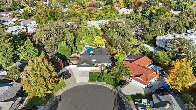 477 N Meadowview Ct, Vacaville, CA 95688