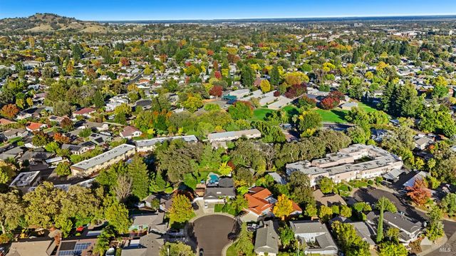 477 N Meadowview Ct, Vacaville, CA 95688