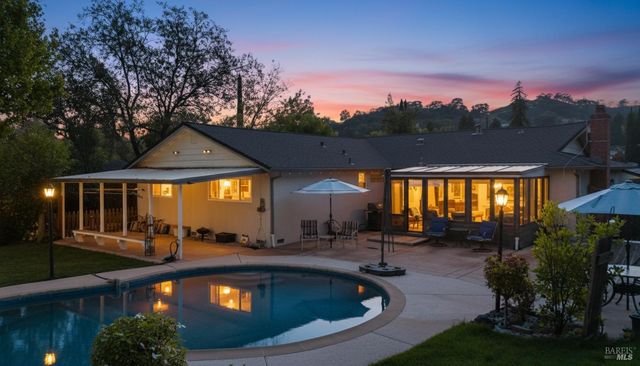 477 N Meadowview Ct, Vacaville, CA 95688