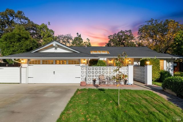 477 N Meadowview Ct, Vacaville, CA 95688