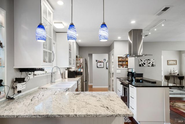 477 N Meadowview Ct, Vacaville, CA 95688