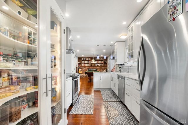 477 N Meadowview Ct, Vacaville, CA 95688