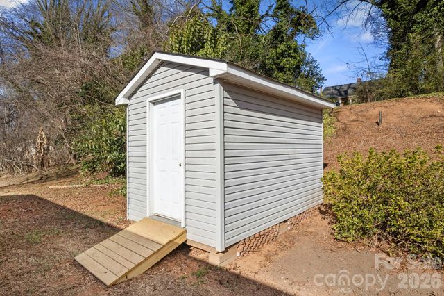 322 Holland Circle, Statesville, NC 28677