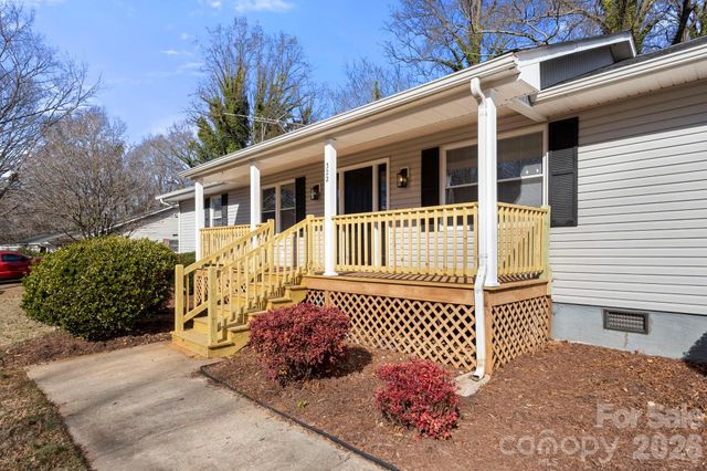 322 Holland Circle, Statesville, NC 28677