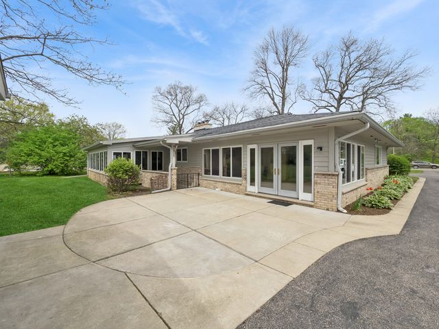11613 Country Club Road, Woodstock, IL 60098