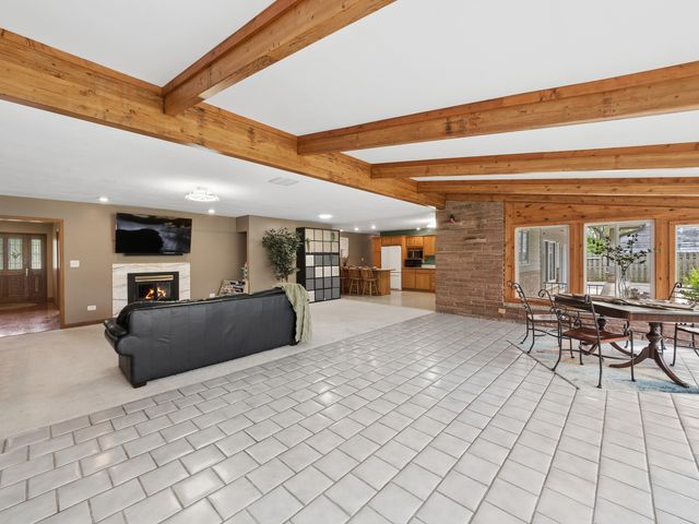 11613 Country Club Road, Woodstock, IL 60098