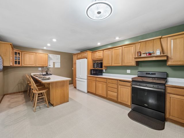11613 Country Club Road, Woodstock, IL 60098