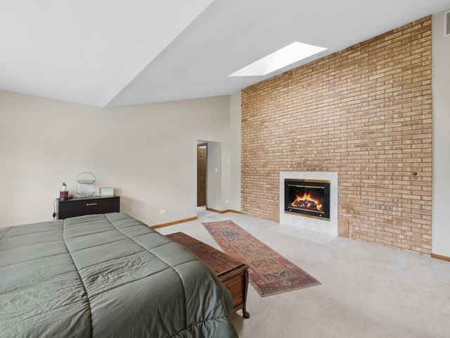 11613 Country Club Road, Woodstock, IL 60098