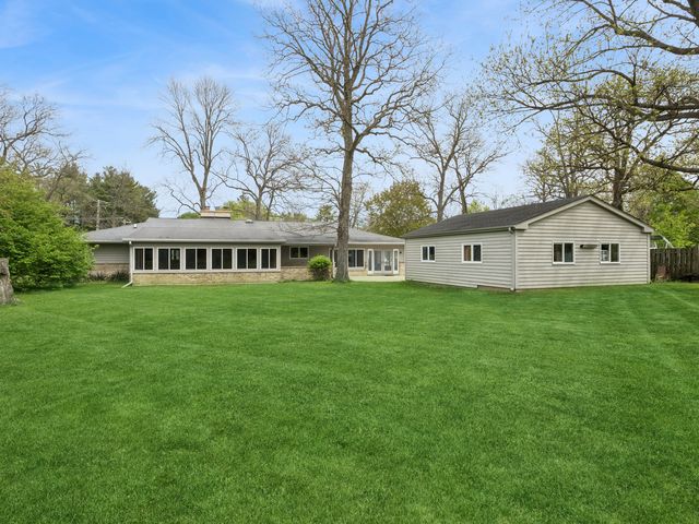 11613 Country Club Road, Woodstock, IL 60098