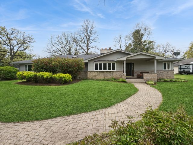 11613 Country Club Road, Woodstock, IL 60098