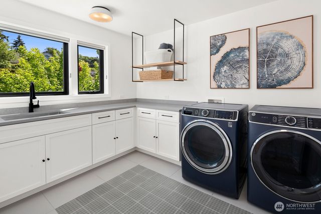 728 W Etruria Street, Seattle, WA 98119