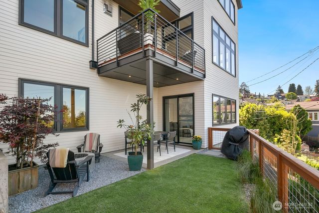 728 W Etruria Street, Seattle, WA 98119