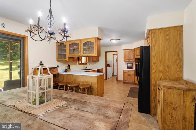 903 COLSTON DR, Falling Waters, WV 25419