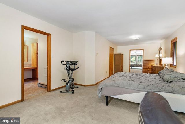 903 COLSTON DR, Falling Waters, WV 25419
