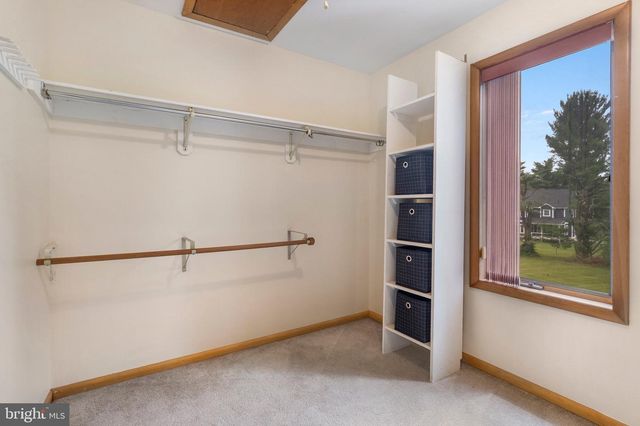 903 COLSTON DR, Falling Waters, WV 25419