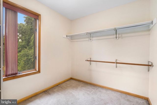 903 COLSTON DR, Falling Waters, WV 25419