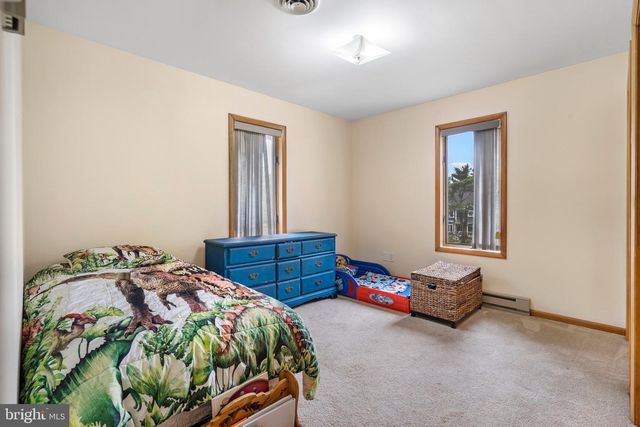 903 COLSTON DR, Falling Waters, WV 25419
