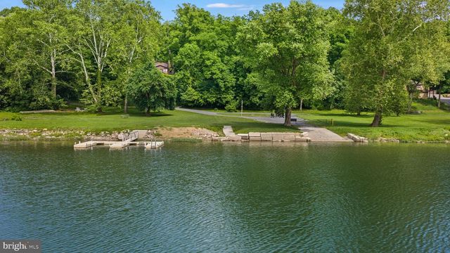 903 COLSTON DR, Falling Waters, WV 25419