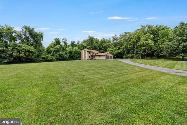 903 COLSTON DR, Falling Waters, WV 25419