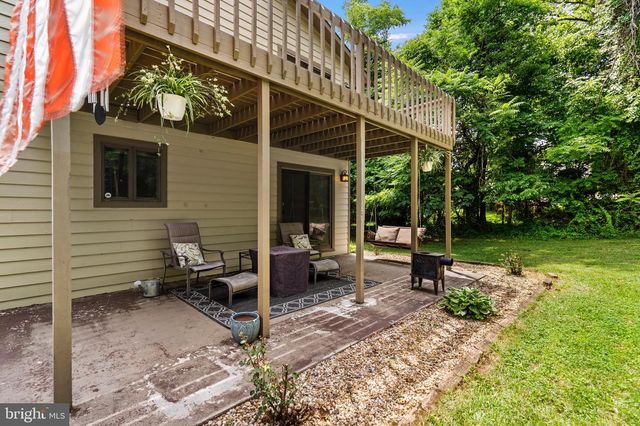 903 COLSTON DR, Falling Waters, WV 25419