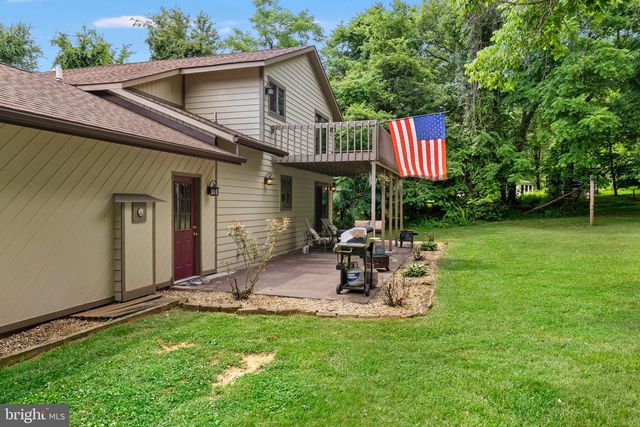 903 COLSTON DR, Falling Waters, WV 25419