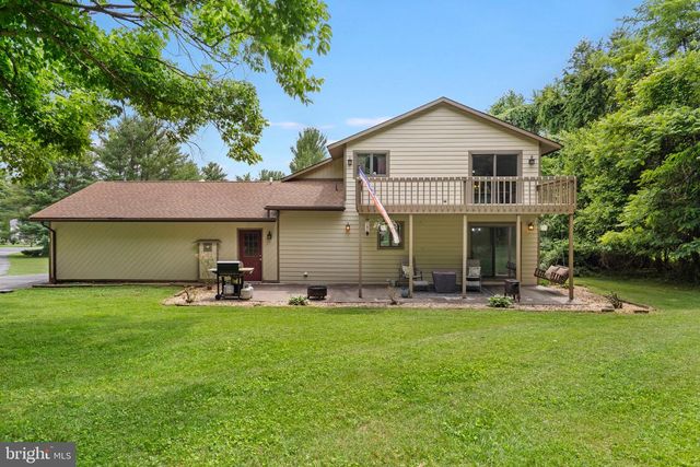 903 COLSTON DR, Falling Waters, WV 25419