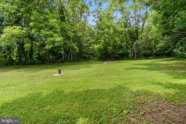 903 COLSTON DR, Falling Waters, WV 25419
