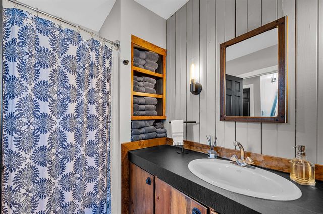 764 Upper Sparrow Hawk Road, Rochester, VT 05767