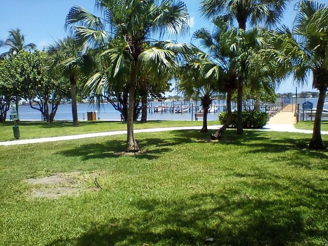 825 Center Street 21b, Jupiter, FL 33458