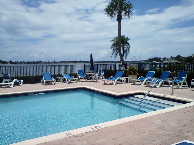 825 Center Street 21b, Jupiter, FL 33458