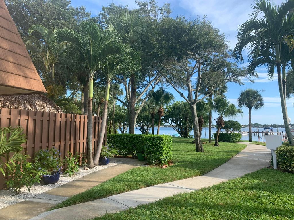 825 Center Street 21b, Jupiter, FL 33458