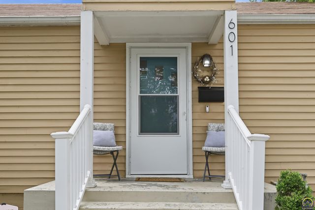 601 SW Randolph AVE, Topeka, KS 66606